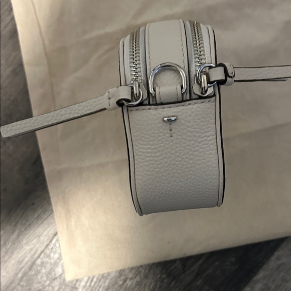 Tory Burch Cream Crossbody Bag with Tan Strap - Picture 4 of 9